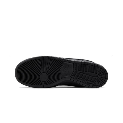 Nike SB Dunk Low Pro "Triple Black"