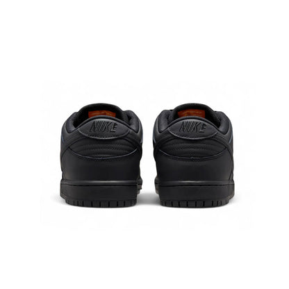Nike SB Dunk Low Pro "Triple Black"