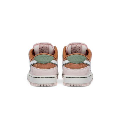 Nike SB Dunk Low Trocadero