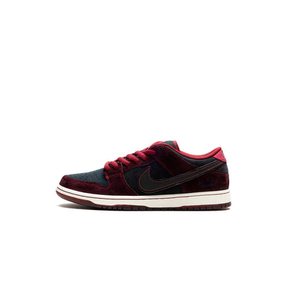 Nike SB Dunk Low Pro x Riot